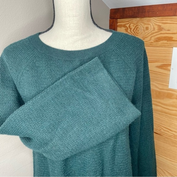 Loft Green Wide Sleeve Round Neck Knit Sweater Medium - Picture 4 of 8